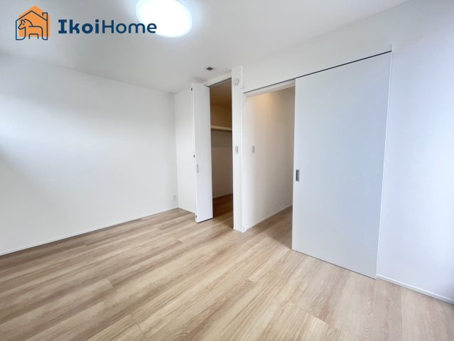 明石市東野町　新築戸建　の子供部屋|◆同社施工例◆注意。カーテン・カーテンレールは付いておりません。弊社にご相談ください。