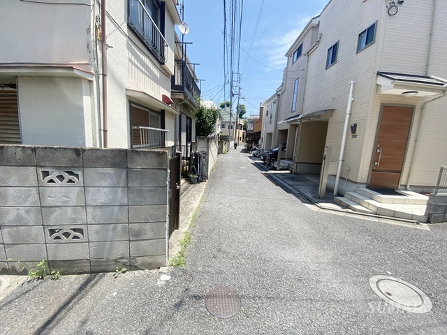プラザ・ドゥ・モーリス　の外観|建物前の道路です☆
