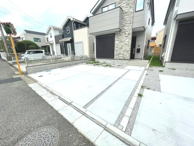 昭島市緑町６期　KEIAI　GRACE　１号棟の駐車場