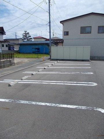 アルドーレの駐車場|カースペースがあります