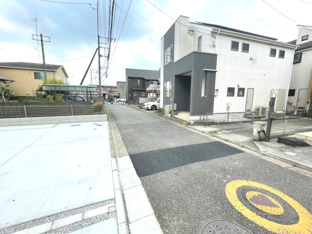 昭島市緑町６期　KEIAI　GRACE　２号棟の前面道路含む現地写真