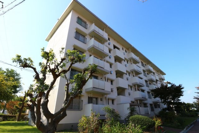 新多聞第３住宅の外観