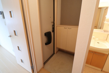熊本市北区四方寄町のアパートの玄関