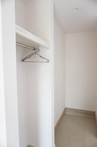 越谷市中島1丁目 新築分譲住宅の収納|廊下