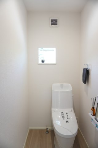 越谷市中島1丁目 新築分譲住宅のトイレ