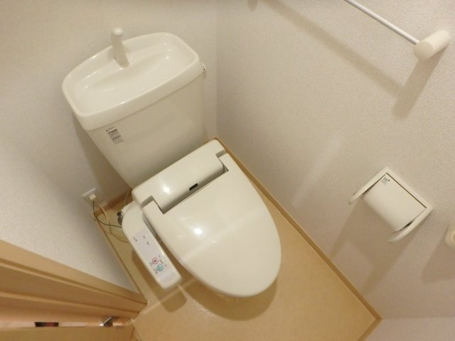 【トイレ】 | エンブレイス | トイレです