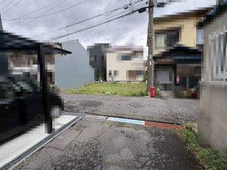 【前面道路含む現地写真】 | 現地見学当日から承っております♪現地周辺の環境や、駅までの道のりなど周辺環境も合わせてご確認いただき、ぜひご検討ください！