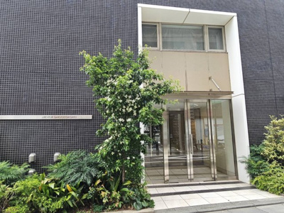 【エントランス】 | Ｊ．リヴェール学芸大学
