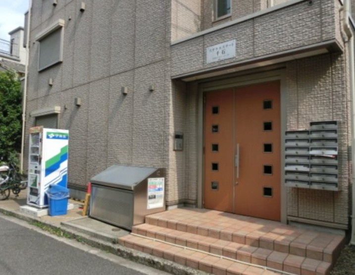 ステラエステート千石のエントランス