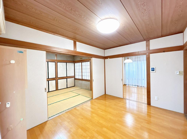 【居間・リビング】 | 阿見町中央5丁目　中古戸建