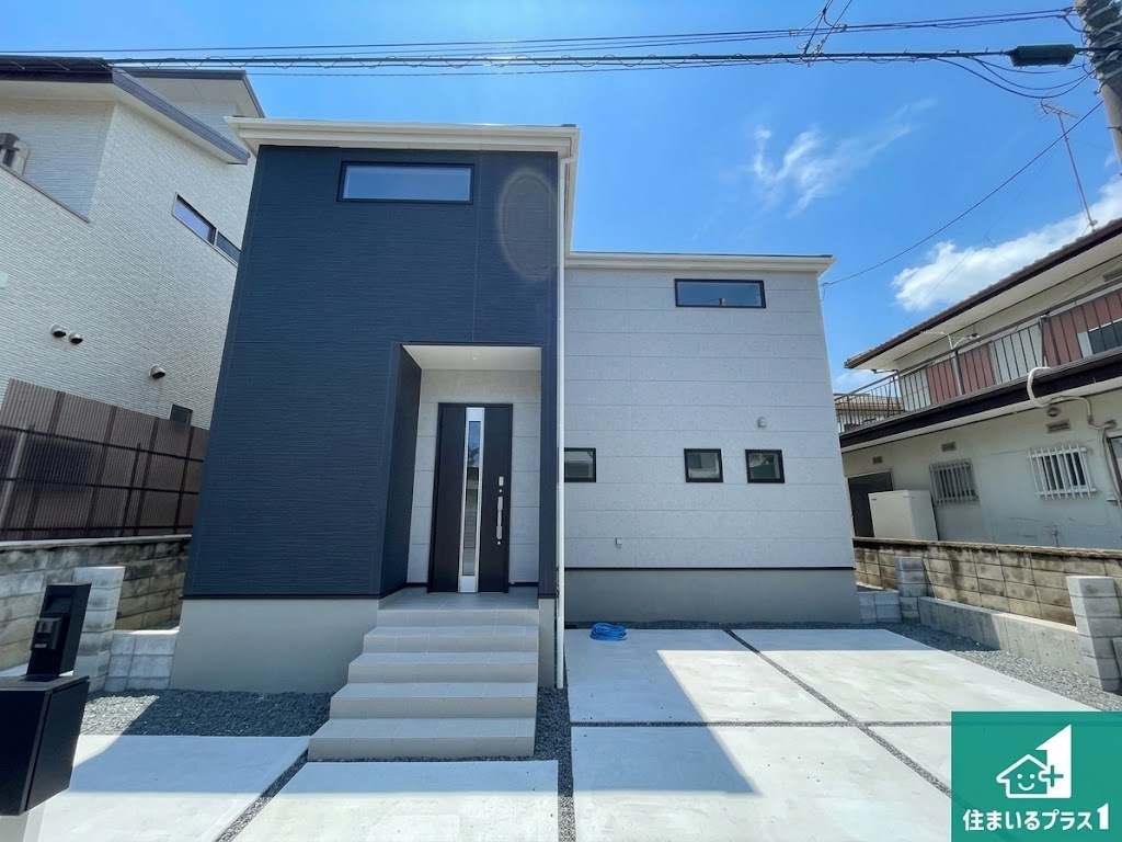 宇治市伊勢田町名木　新築一戸建ての外観|周辺は落ち着いた街並みの住宅地！子育てがしやすい住環境です！まだ未完成ですが、現地でしかわからない事もございます。是非一度ご覧ください。