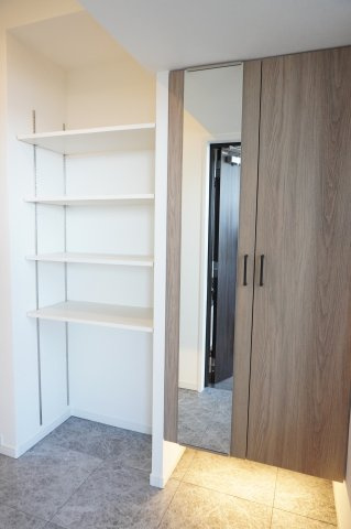 クレール草加弐番館の玄関