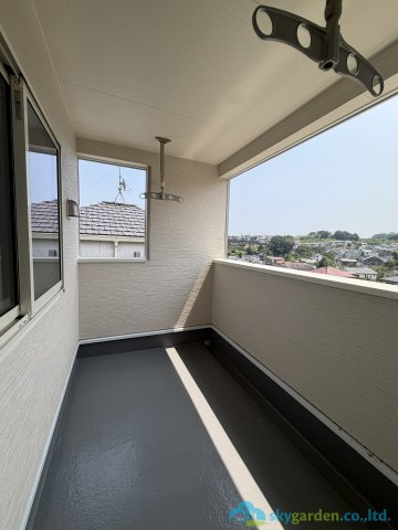 秦野市北矢名第15　新築戸建　全2棟2号棟のバルコニー