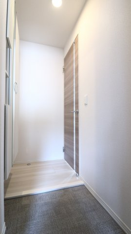 シャルマンヴィオラの玄関