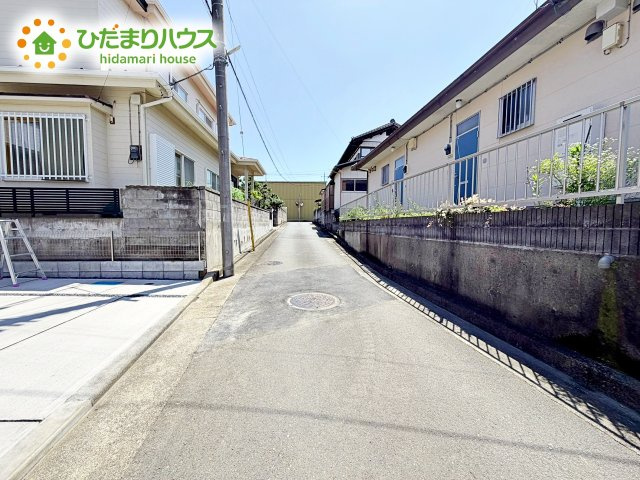 【前面道路含む現地写真】 | 水戸市元吉田町6期　新築戸建 | 車通りも少ないので運転が苦手な方でも安心して駐車できます