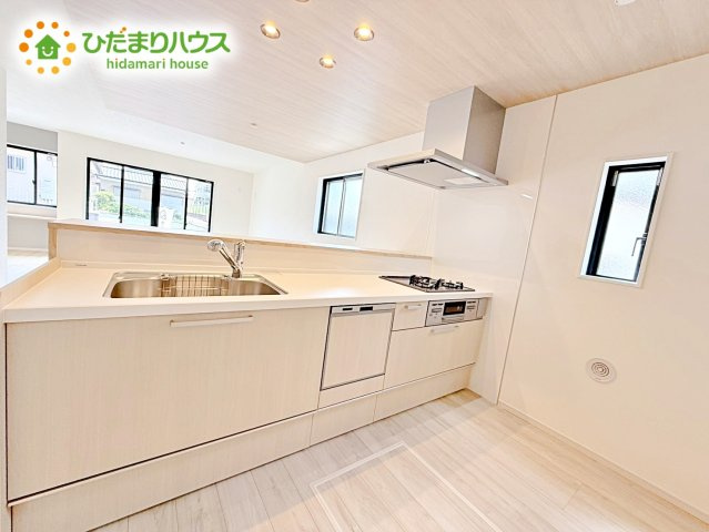 【キッチン】 | 水戸市元吉田町6期　新築戸建 | 最新のシステムキッチンでお料理がはかどります。大容量収納も魅力です。