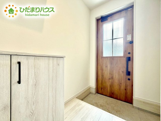 【玄関】 | 水戸市元吉田町6期　新築戸建 | シューズボックスは、家族全員の靴が入るため、散らかりがちな玄関もスッキリ片付きますね。