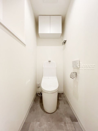 【トイレ】 | セーシェル恵比寿 | 温水洗浄便座つき　トイレはもともと個人の領域である自宅の中でも、最もプライベートな空間です。だからこそ、ほしい「落ち着き」がここにあります。～即日のご見学可能～　お問合せはお気軽にどうぞ。