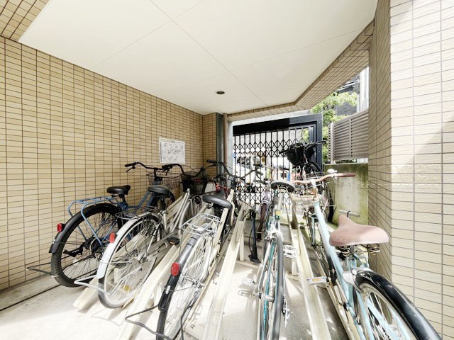 【駐輪場】 | セーシェル恵比寿 | 自転車置き場。マンションの共用部にあたります。空きの有無や駐輪料金、各戸の台数制限などについては、改めてお問い合わせください。～即日のご見学可能～　お問合せはお気軽にどうぞ。
