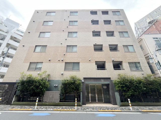 【外観】 | セーシェル恵比寿 | 手入れの行き届いた外壁やエントランスなど、「見ればわかる」レベルで清潔感を保ったマンションです。築年数を感じさせない姿で皆様をお出迎えします。～即日のご見学可能～　お問合せはお気軽にどうぞ。