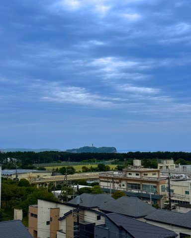COAST LIFE Brillia — 辻堂海浜公園、日常に海をの展望|屋上からの眺望。江ノ島、海、そして花火を望む。