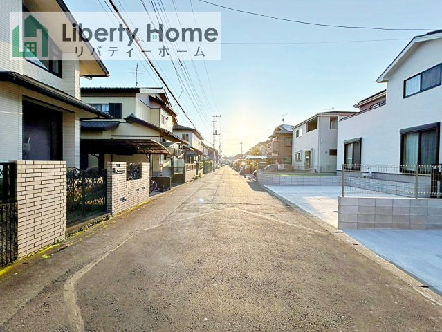 阿見町実穀　新築戸建　の前面道路含む現地写真