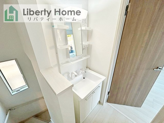 阿見町実穀　新築戸建　の独立洗面台