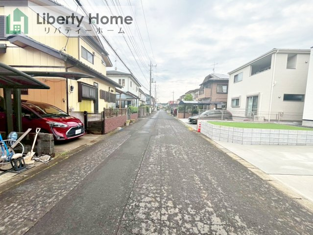 阿見町実穀　新築戸建　の前面道路含む現地写真