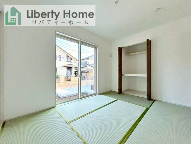 阿見町実穀　新築戸建　の前面道路含む現地写真