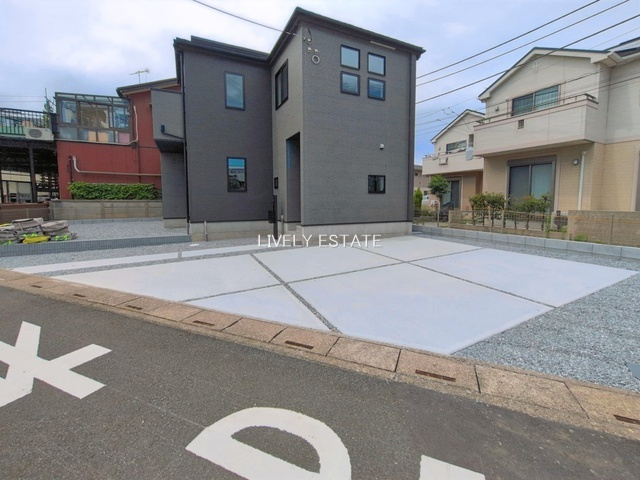 草加市青柳2丁目 新築分譲住宅の駐車場