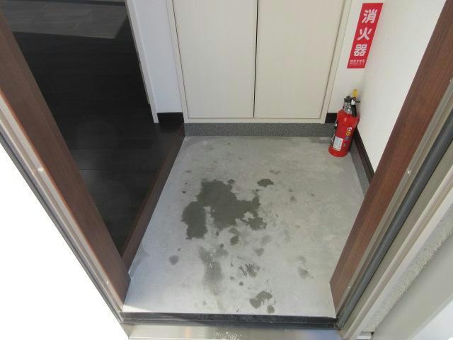 リヴェールTの玄関
