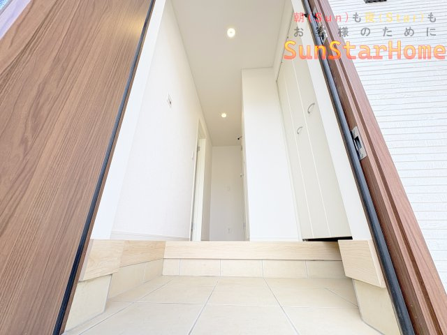 【サンスターホーム】青梅市友田町3丁目　新築最終1邸の玄関
