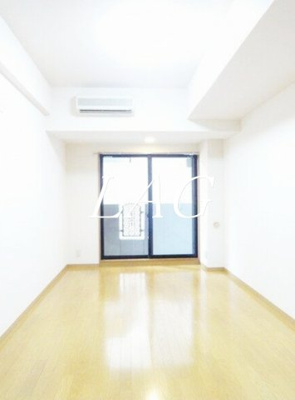 【居間・リビング】 | ロイヤルアメニティー巣鴨 | 洋室のお部屋です。