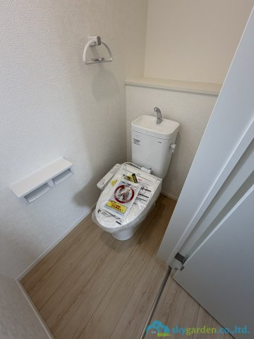 秦野市北矢名第15　新築戸建　全2棟1号棟のトイレ