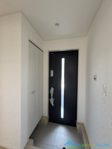 秦野市北矢名第15　新築戸建　全2棟1号棟の玄関