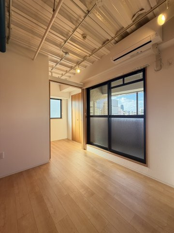 大阪市中央区谷町６丁目の賃貸マンションの居間・リビング