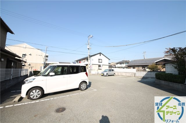 カステルBの駐車場