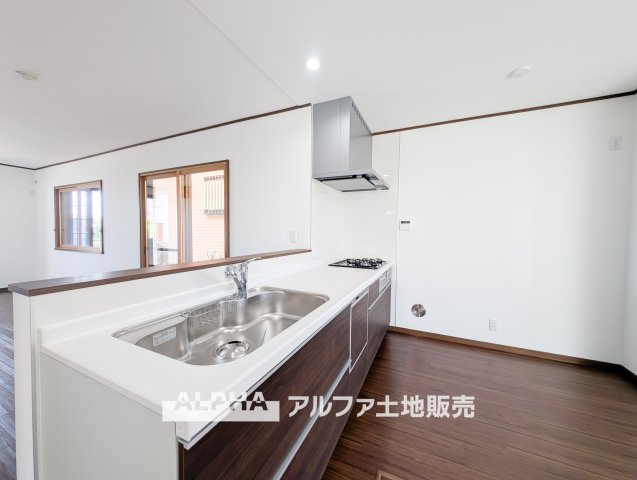 立川市砂川町8丁目　中古戸建のキッチン|【Life without end】
◆心地よさを求めて◆終わりのない暮らしづくりはキッチンから始まる。食事は暮らしの中でとても重要。お洒落なキッチンを使用すれば空間の居心地良さが変わる。