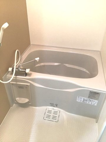 フジパレス吹田垂水町の浴室