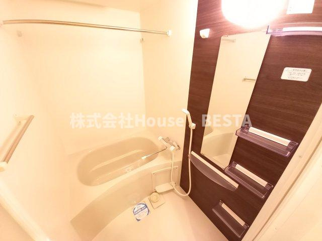 セレニテ神戸元町クレアの浴室