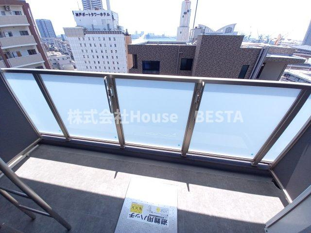 セレニテ神戸元町クレアのバルコニー