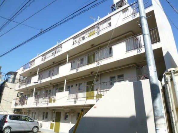 杉並区高円寺北４丁目の賃貸マンションのエントランス