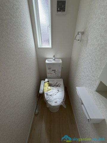秦野市弥生町第5　新築戸建　全2棟2号棟のトイレ