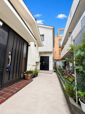 【外観】 | ◆鶴見区小野町　中古戸建◆ | ◆直線的で美しいフォルムが際立つ外観。飽きのこないデザインで長く愛せる住まいです。
