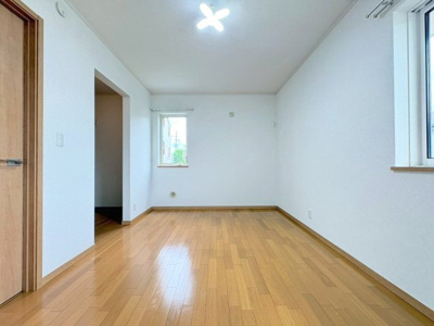 【洋室】 | 箕面市西小路4丁目テラスハウス