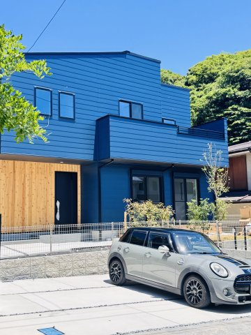 KAMAKURA FAMILY BASE — 稲村ガ崎で育てる、余白のある暮らしの外観パース
