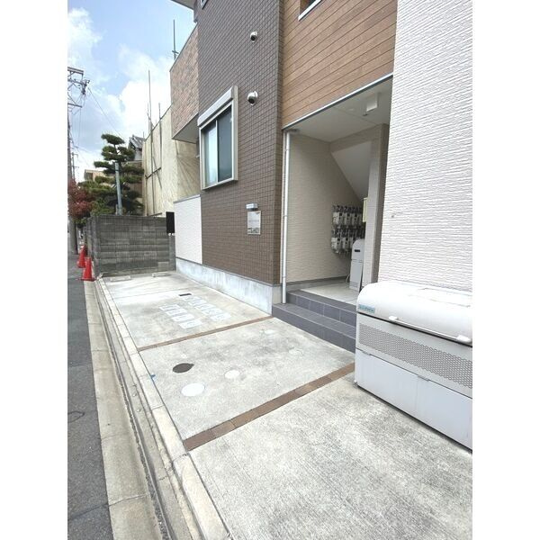 カンファーフォレスト　名古屋市賃貸　仲介手数料無料のエントランス