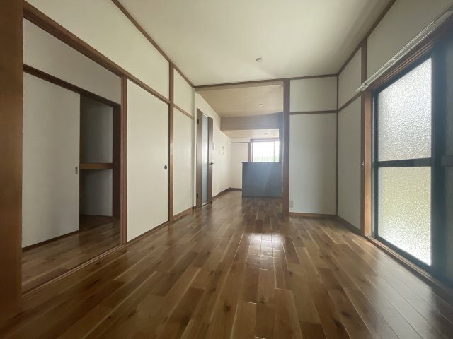 山田町小部南山貸家の居間・リビング