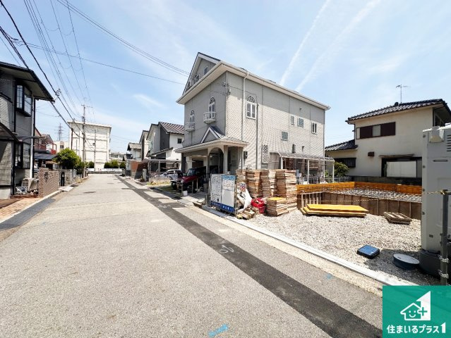加古川市東神吉町神吉　第12期　新築一戸建ての前面道路含む現地写真|周辺は落ち着いた街並みの住宅地！子育てがしやすい住環境です！まだ未完成ですが、現地でしかわからない事もございます。是非一度ご覧ください。