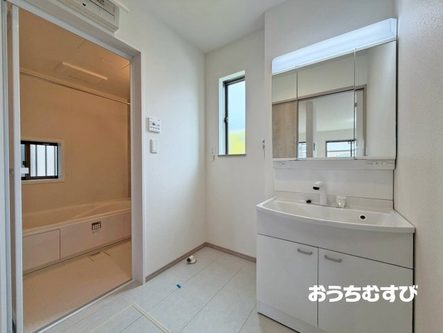 春日井市坂下町3丁目1204番（全1棟）の前面道路含む現地写真